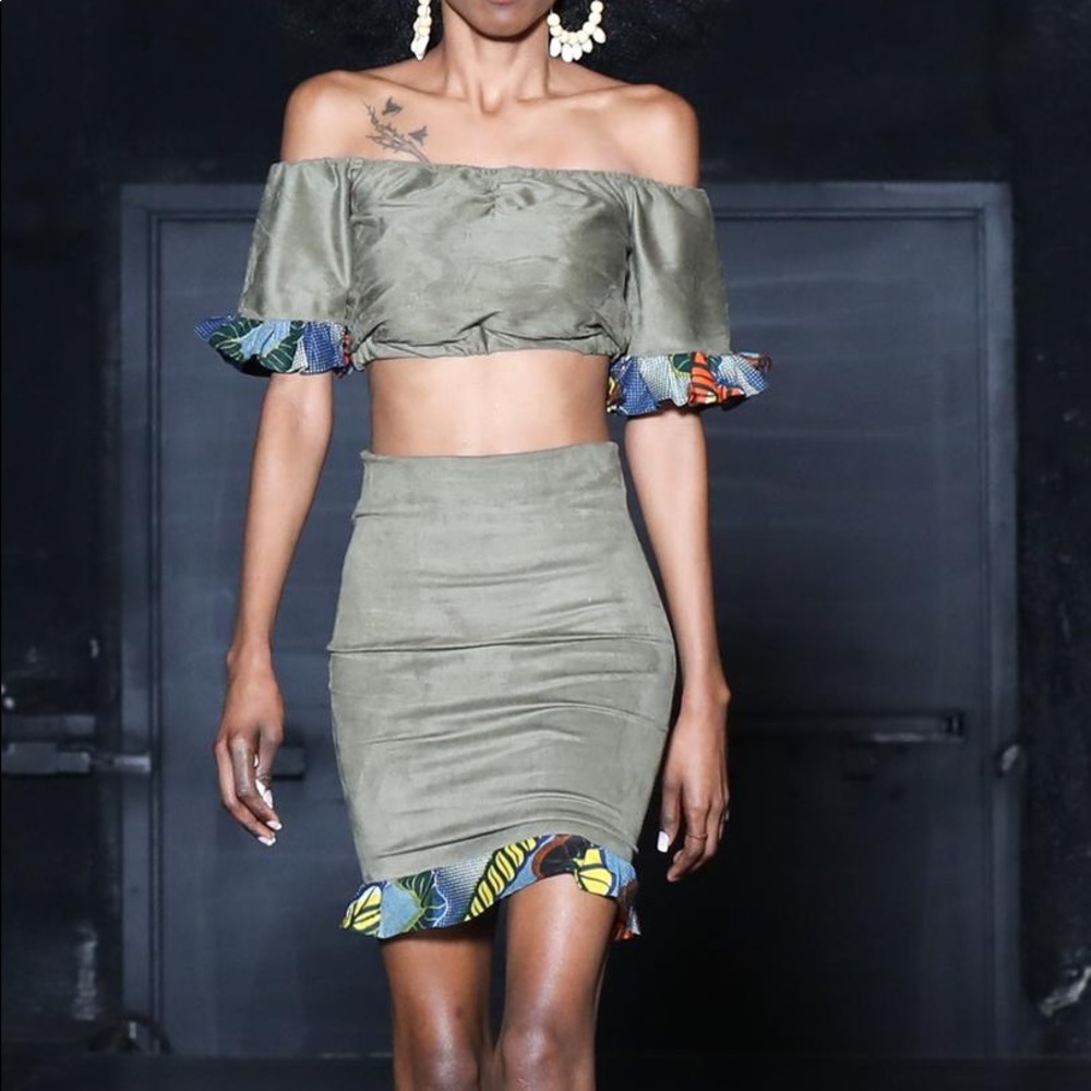 Two pieces nice stretchy outfit